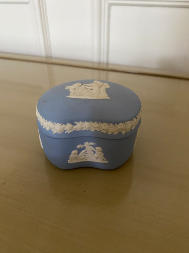 Boîte porcelaine anglaise WEGDWOOD