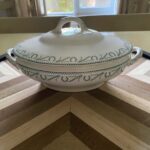 Soupière Couronne par BOCH FRÈRES La Louvière Belgique ancienne