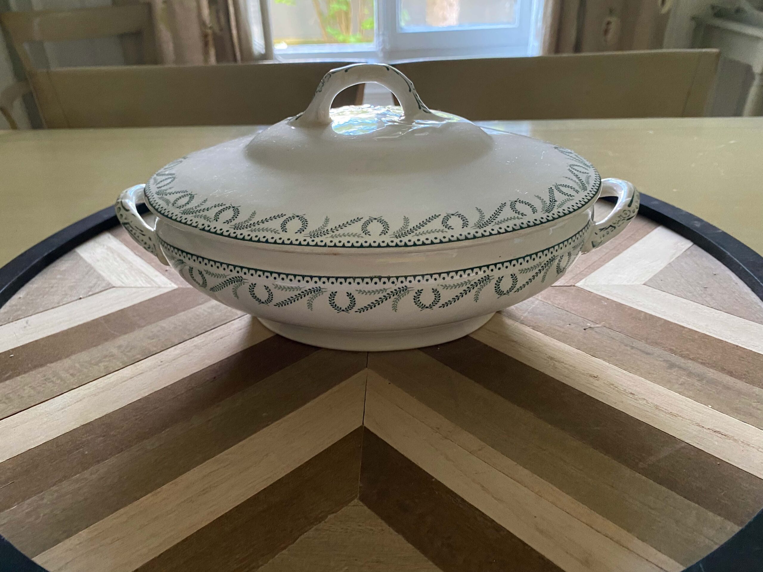 Soupière Couronne par BOCH FRÈRES La Louvière Belgique ancienne