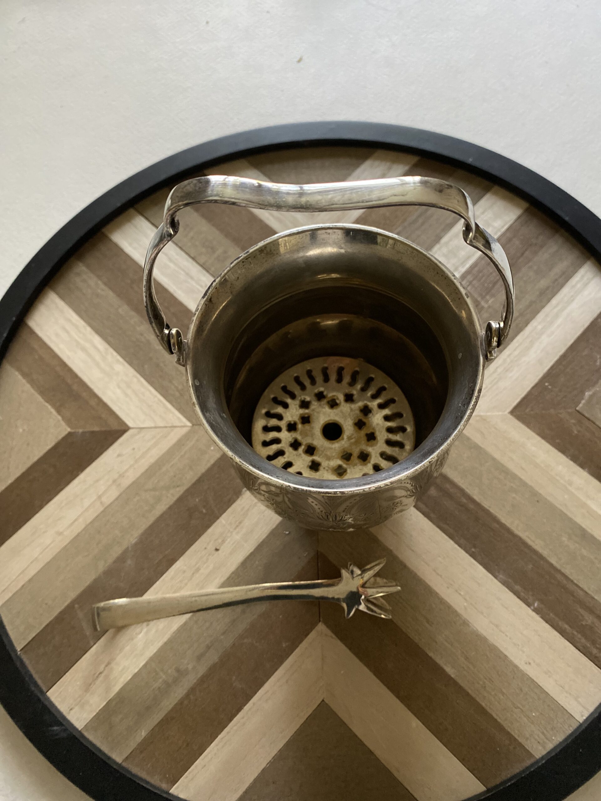 Seau à glaces métal argenté avec pince vintage ancien