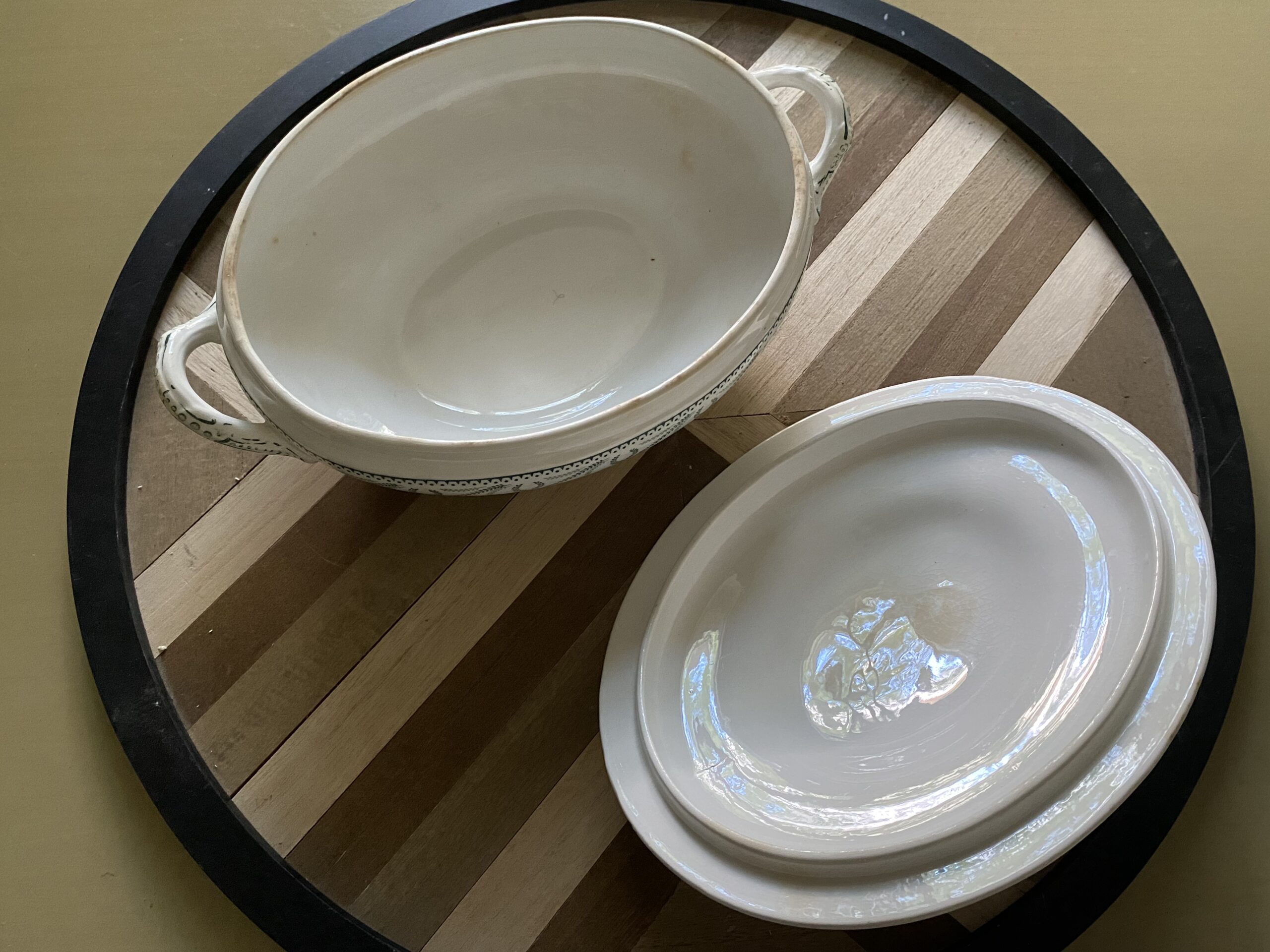 Soupière Couronne par BOCH FRÈRES La Louvière Belgique ancienne