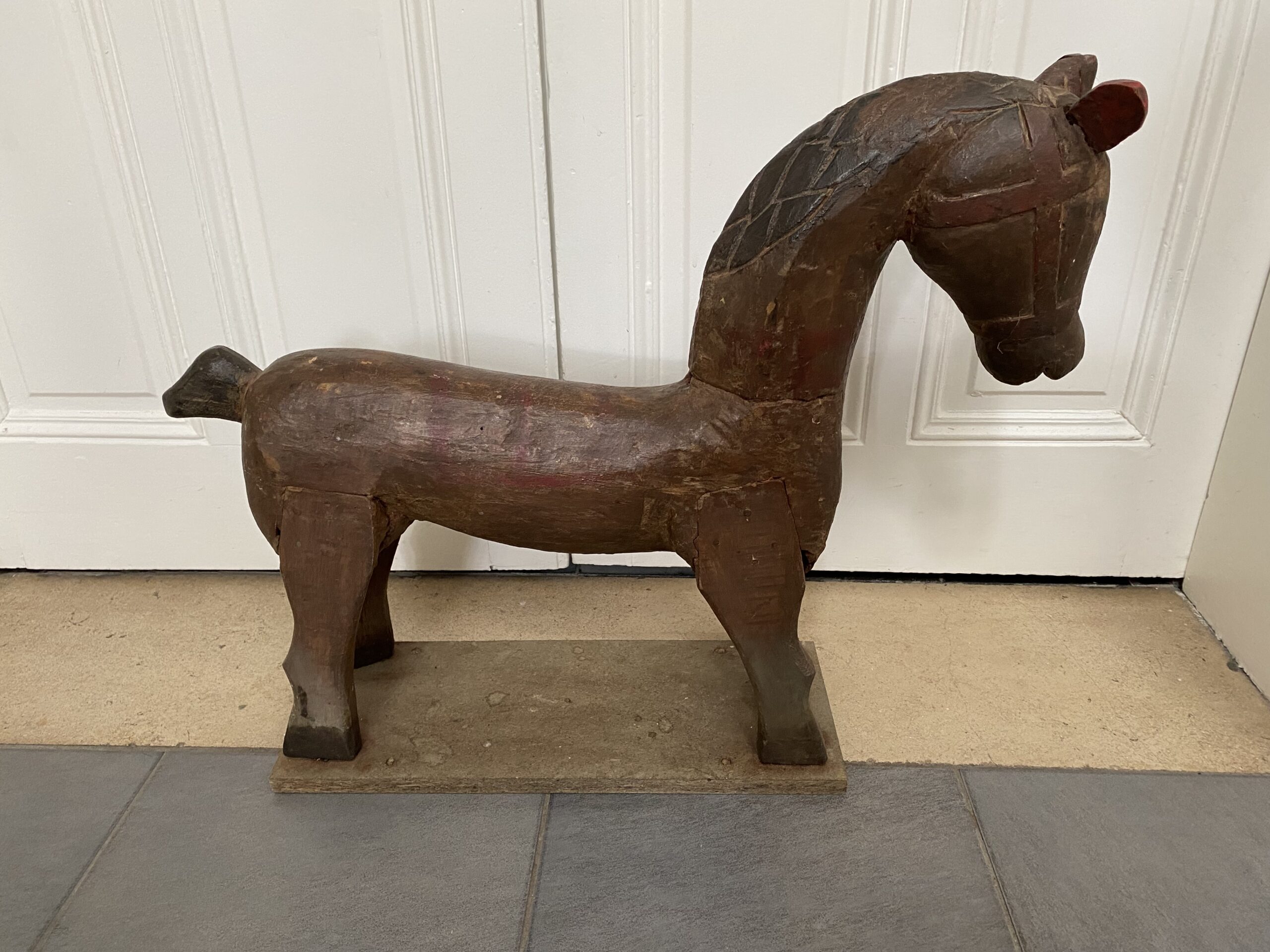 Cheval sculpté bois art populaire