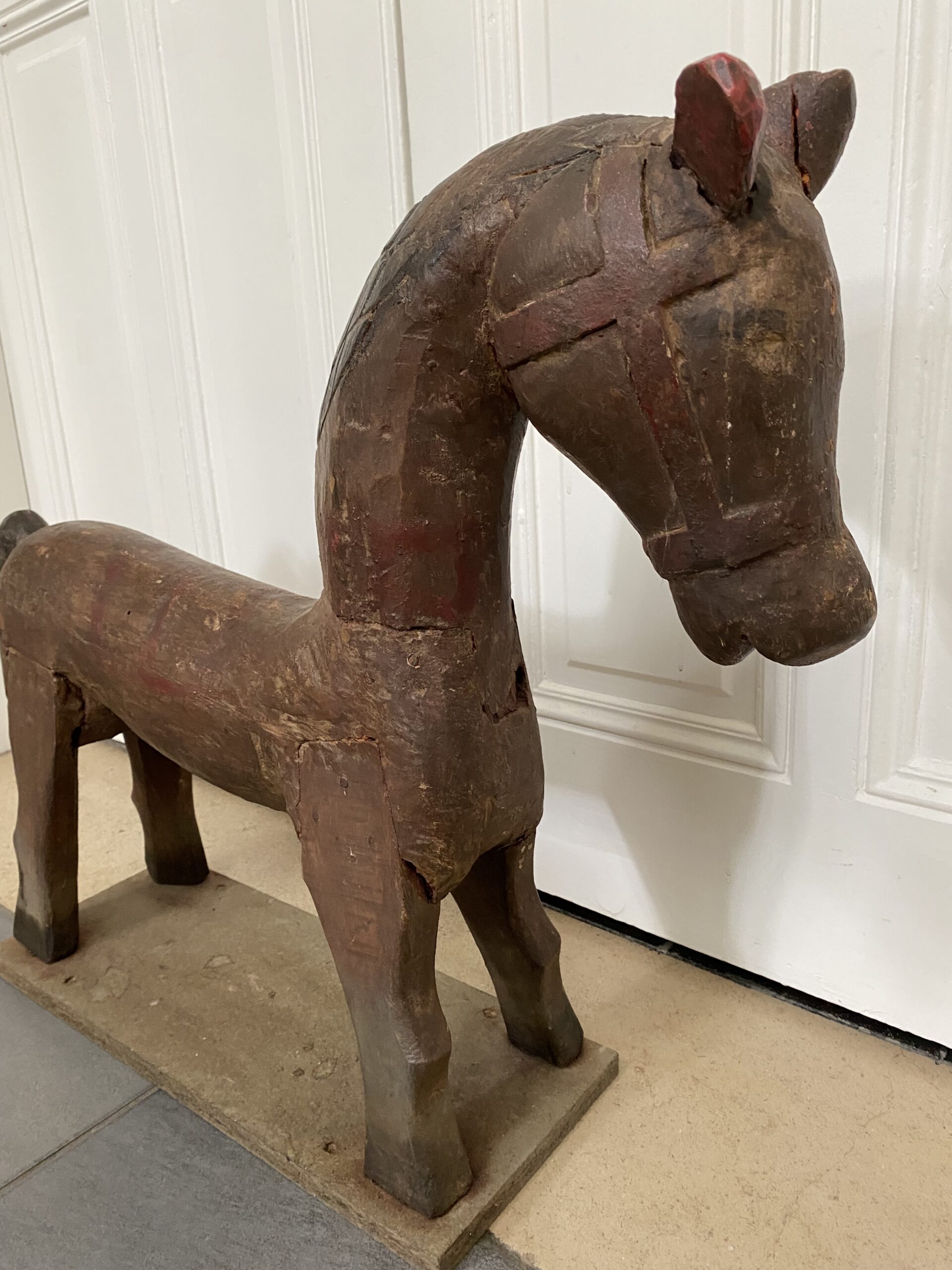 Cheval sculpté bois art populaire
