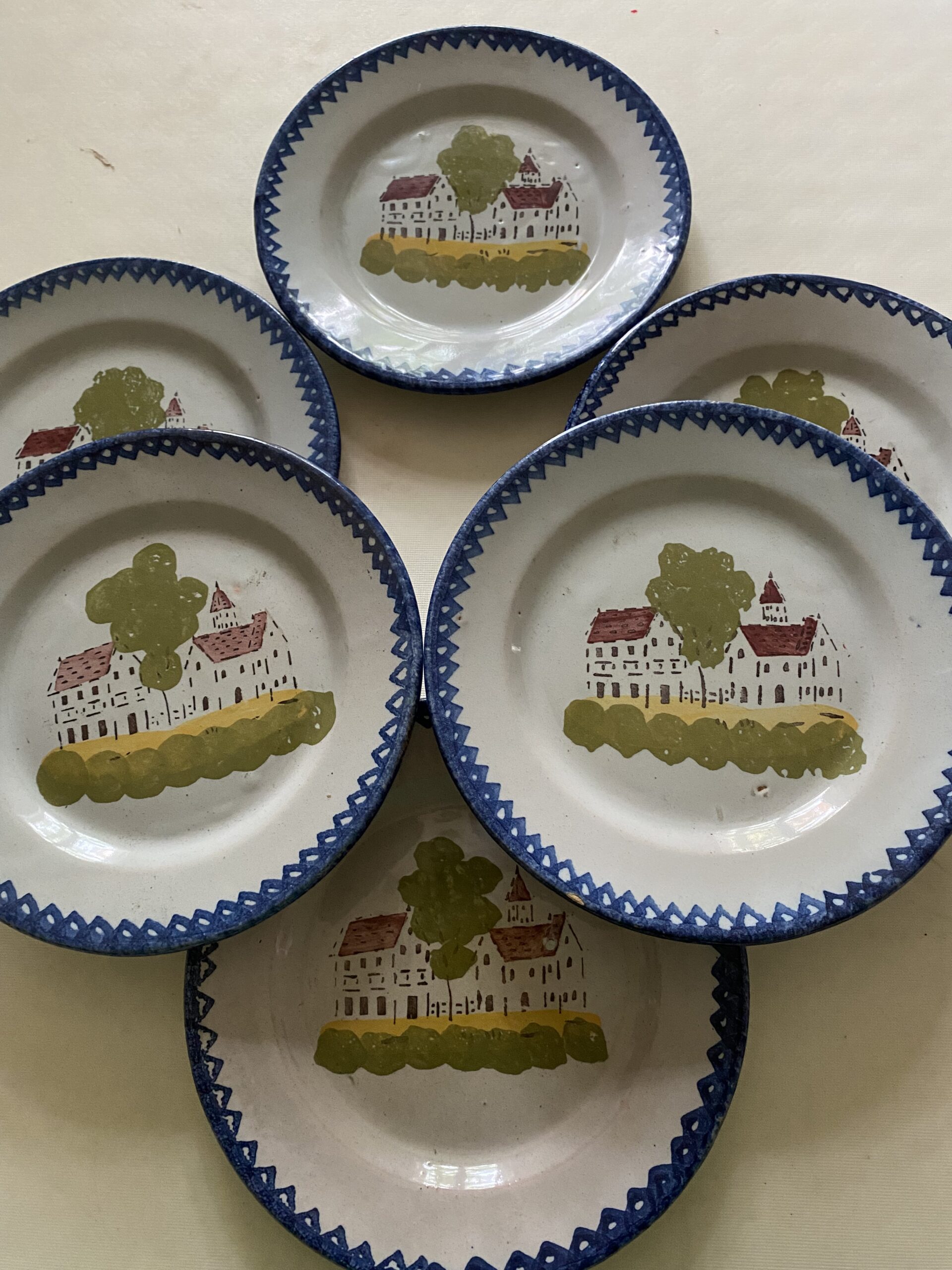 Assiettes plates XIXe CHAROLLES art populaire