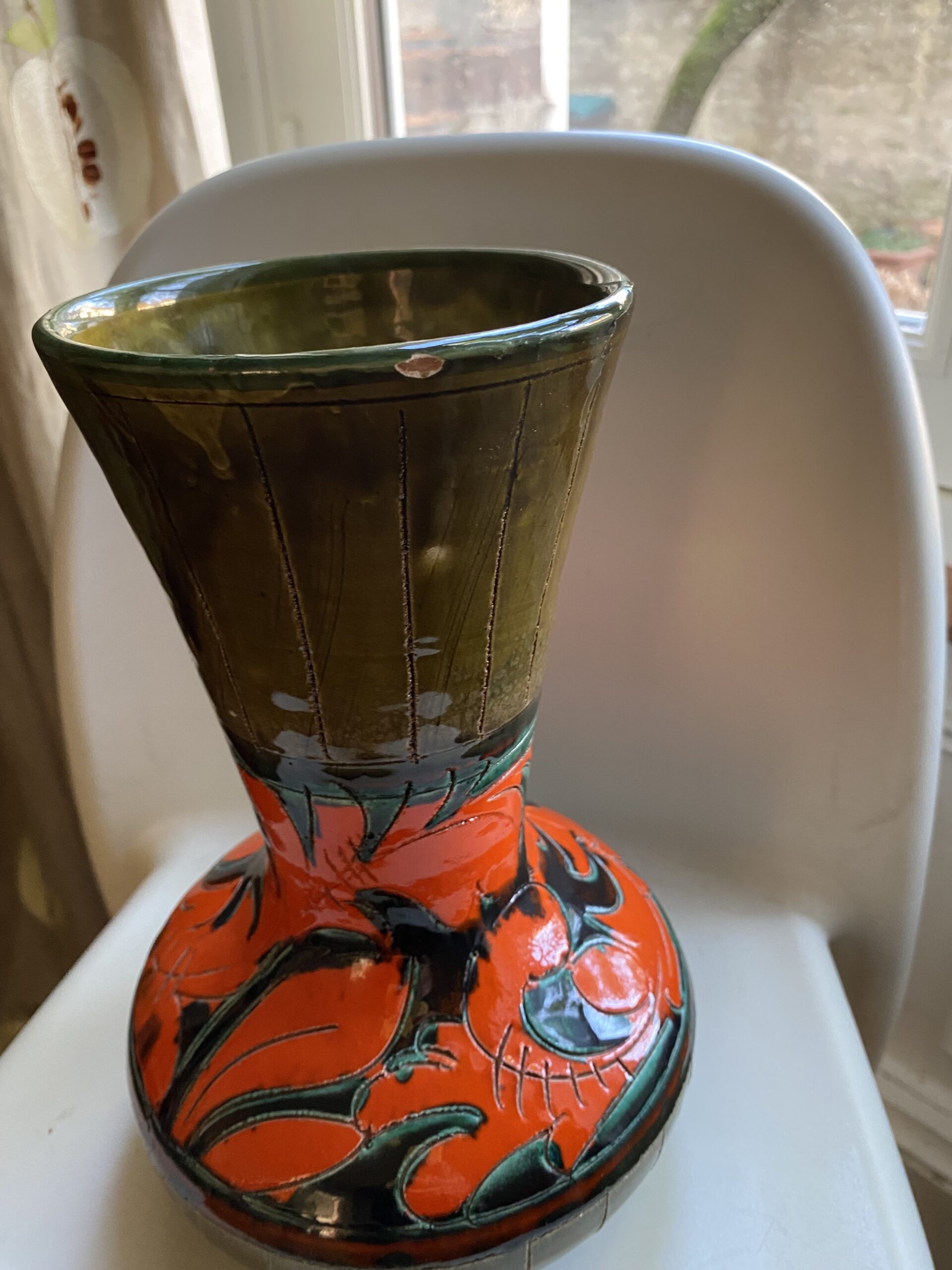 Vase sgraffito vintage en céramique italienne décor incisé années 1950