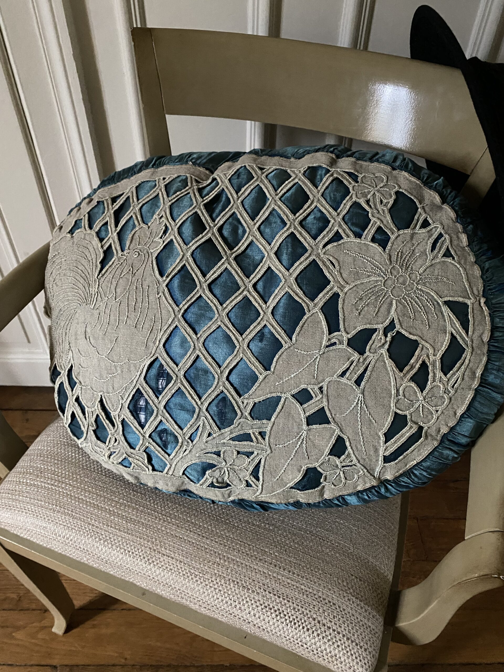 Coussin ancien soie bleu canard broderie shabby chic