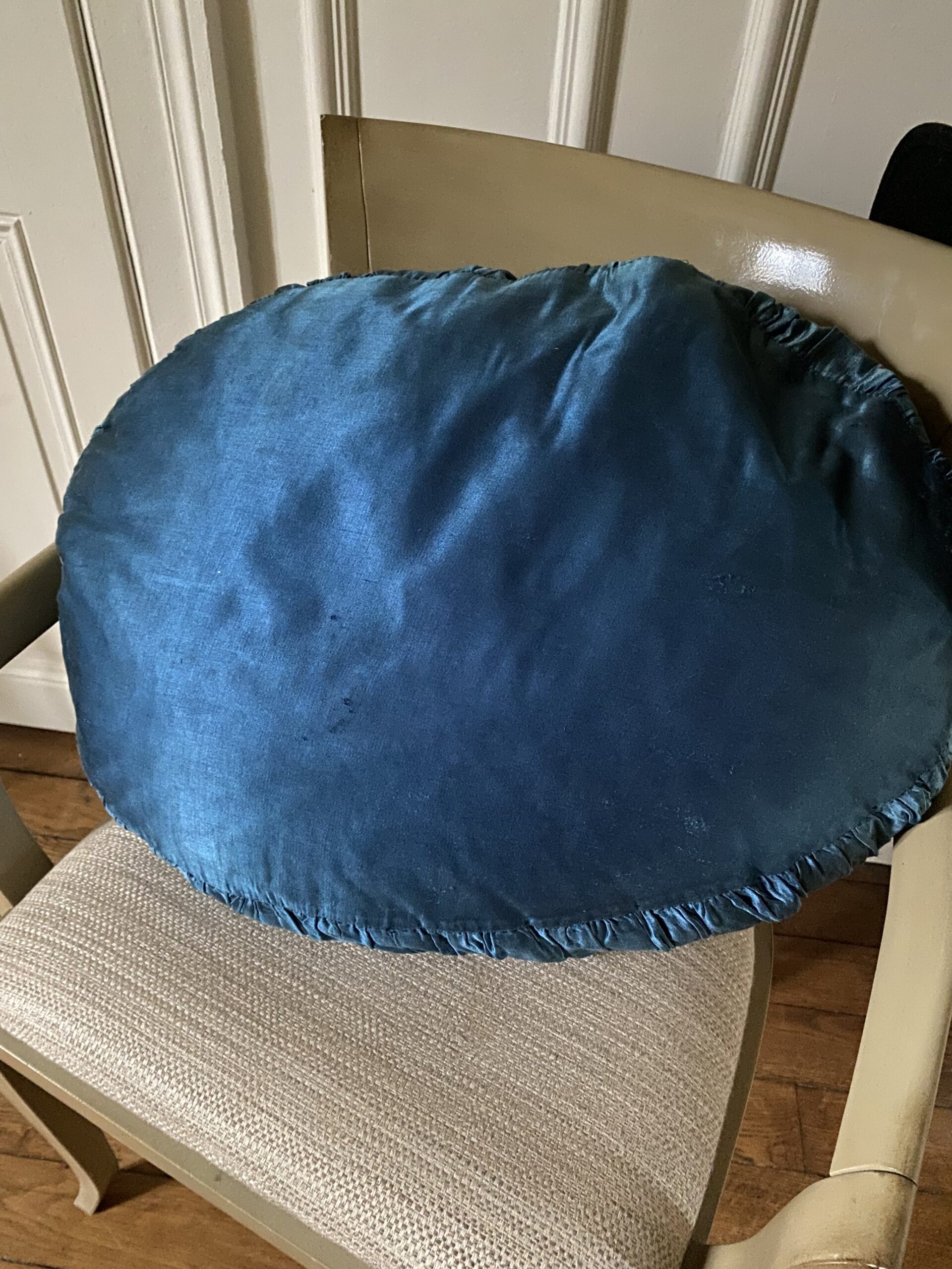 Coussin ancien soie bleu canard broderie shabby chic