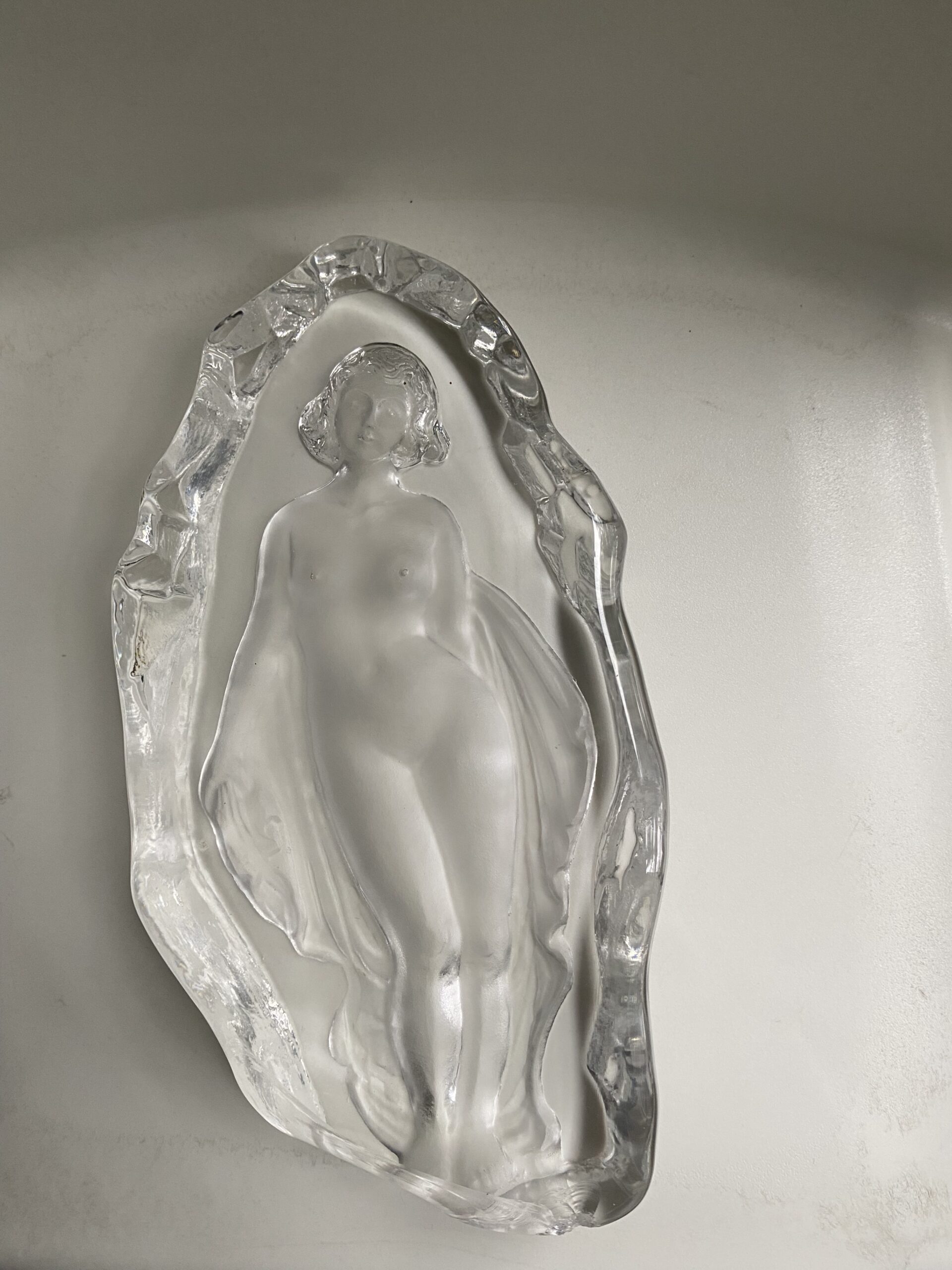 Bas-relief femme nue en verre dépoli – style LALIQUE, sculpture décorative art nouveau