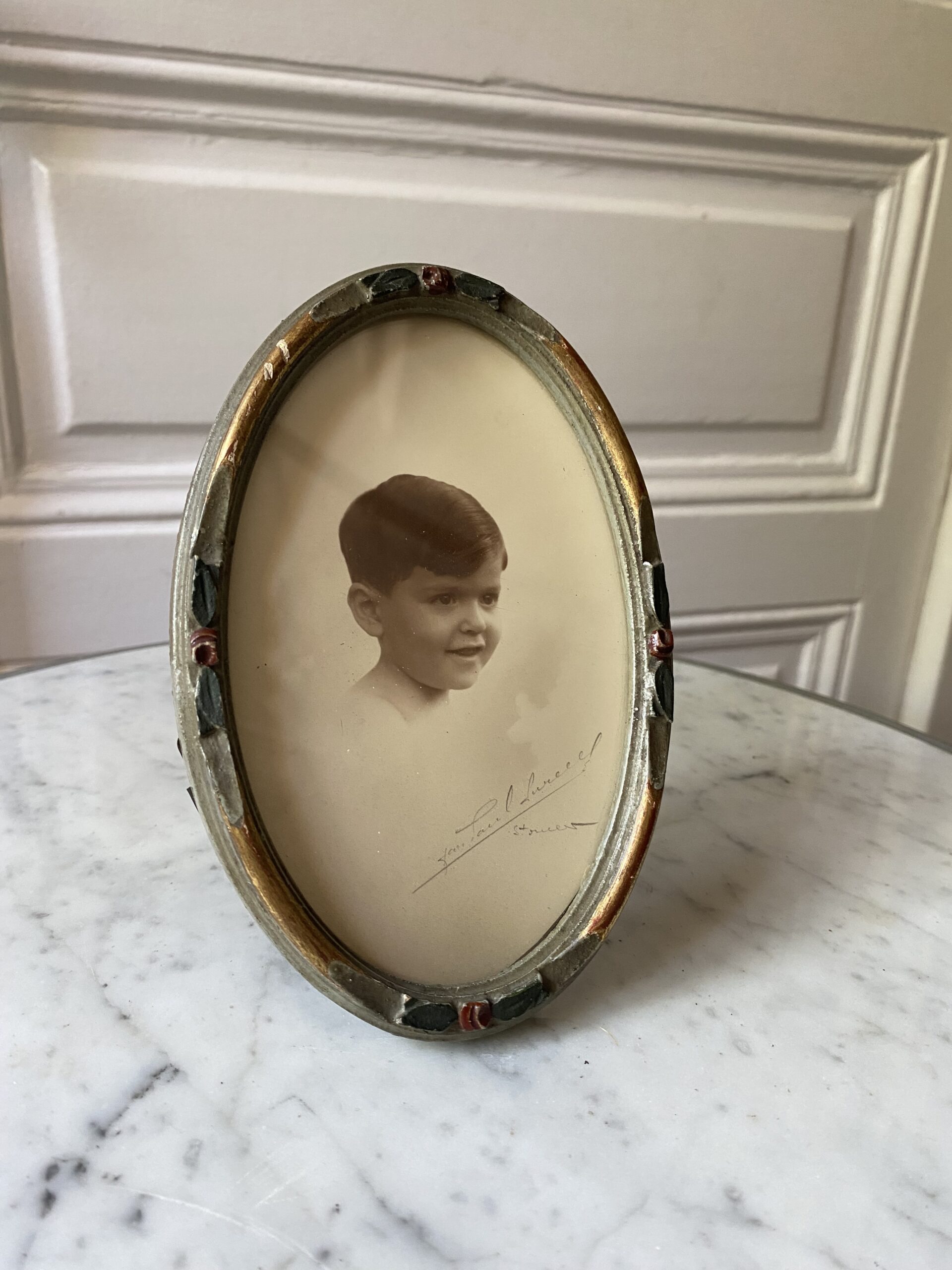 Petits cadres ovales anciens peint et doré