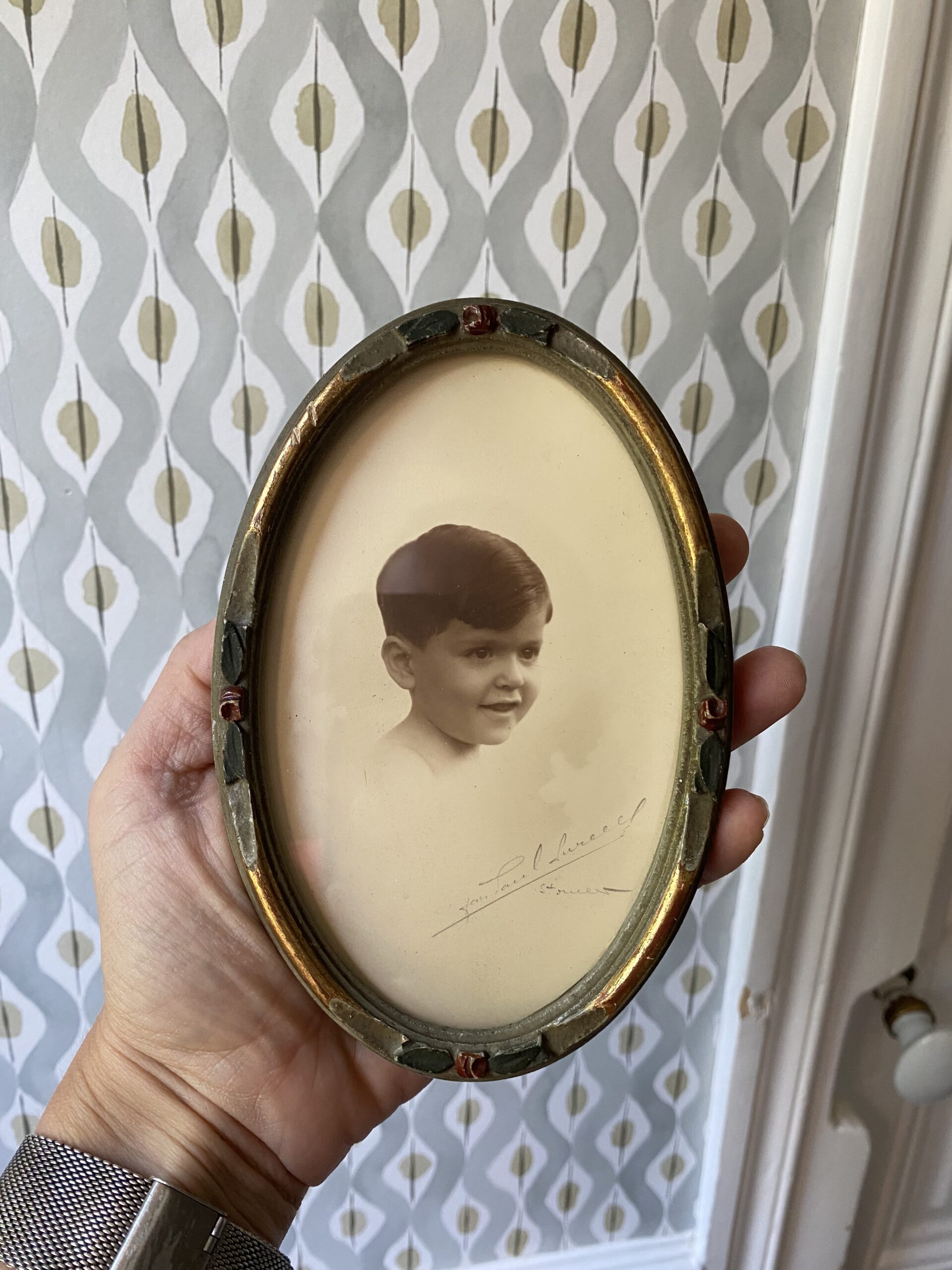 Petits cadres ovales anciens peint et doré