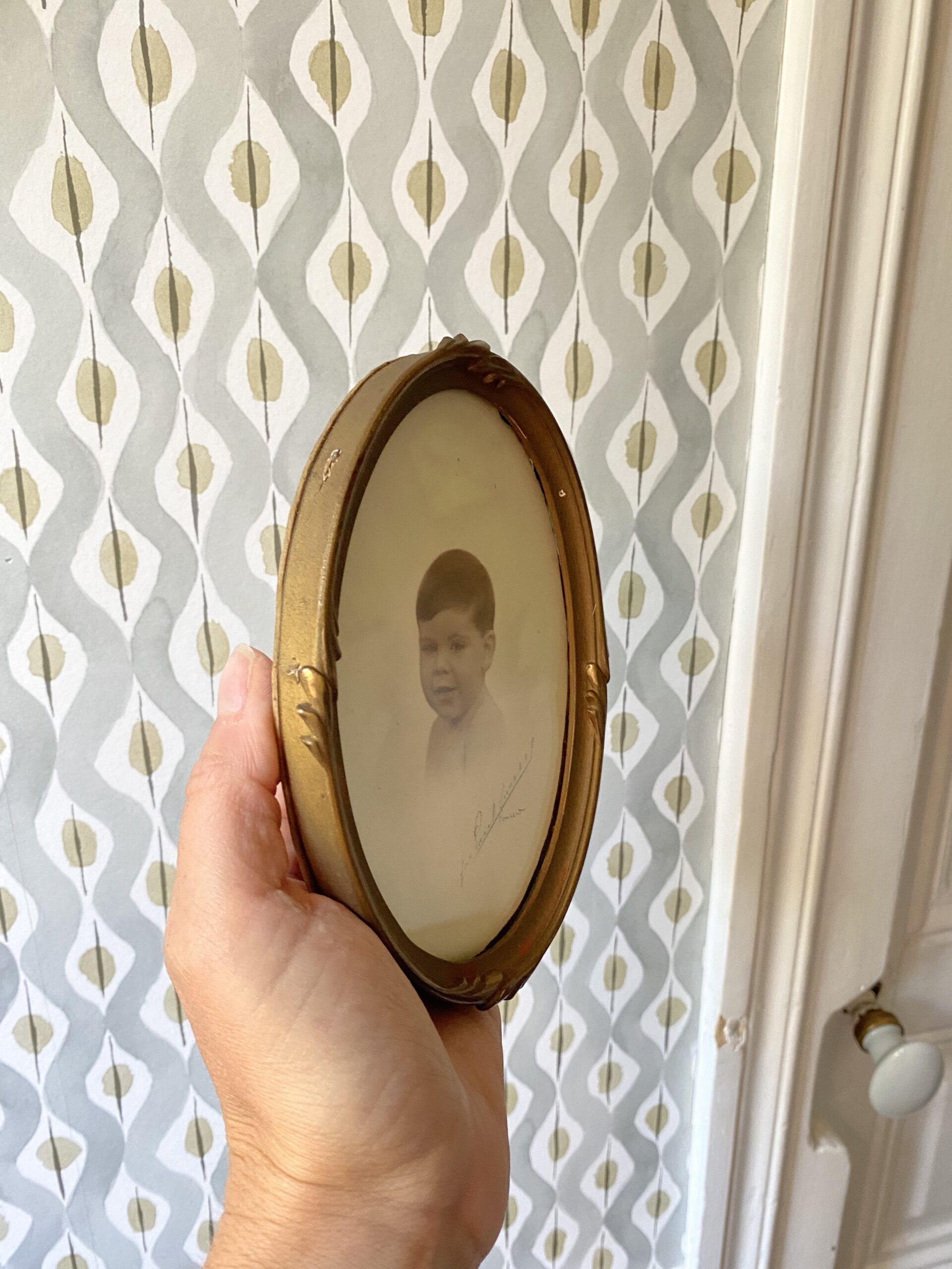 Petits cadres ovales anciens peint et doré