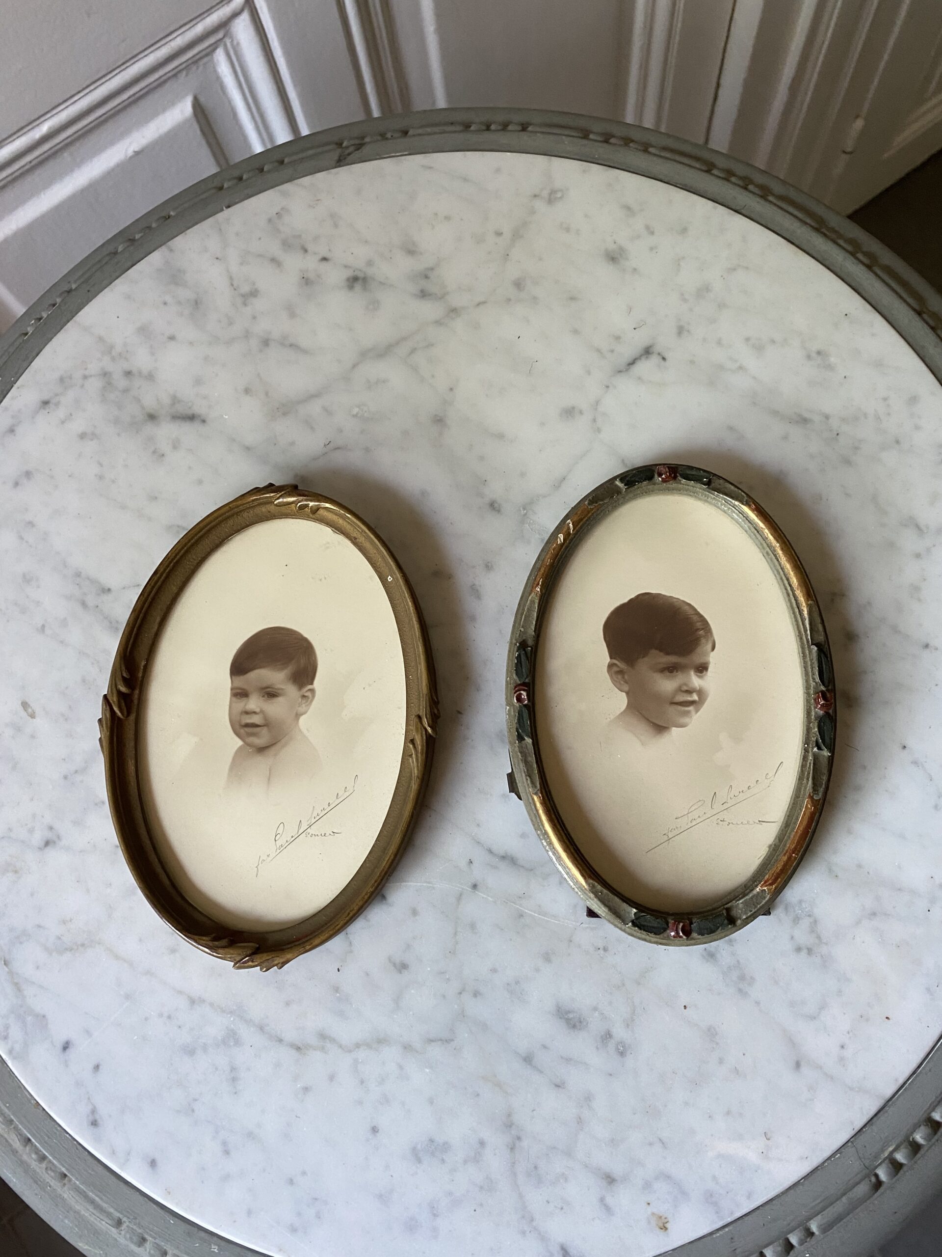 Petits cadres ovales anciens peint et doré