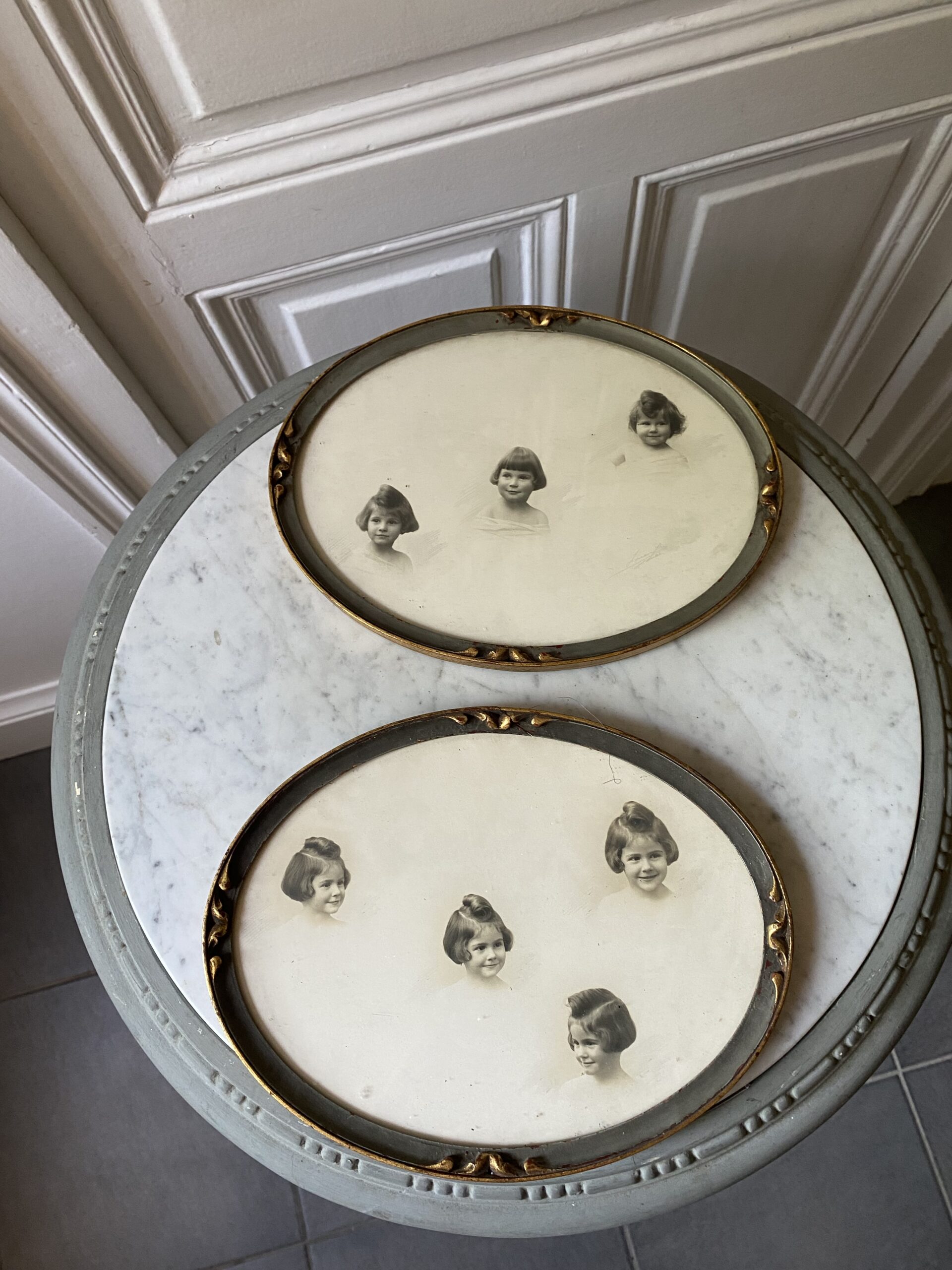 Cadre ovale ancien bois peint doré