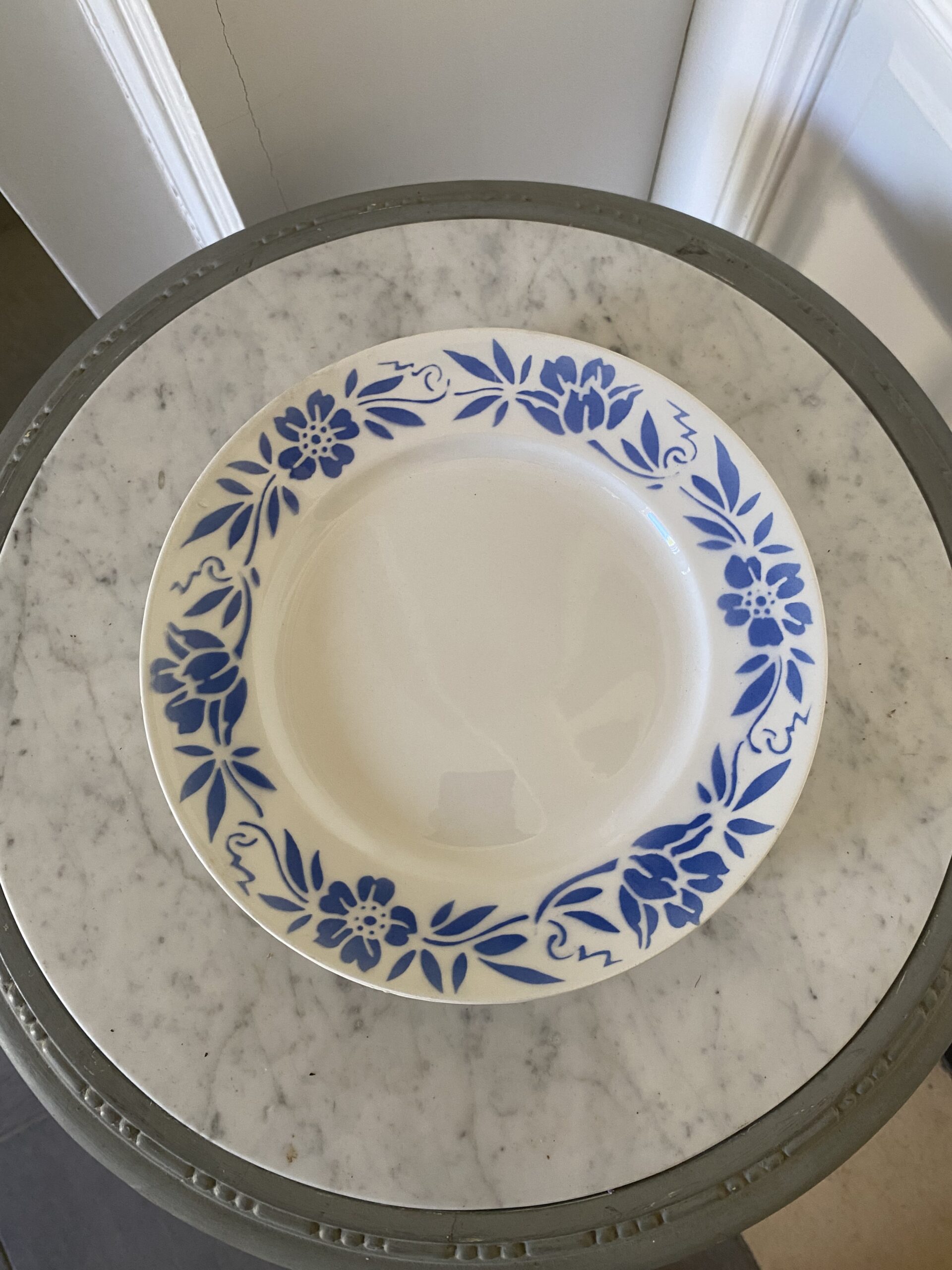 Assiette plate ancienne série André manufacture Moulin des Loups