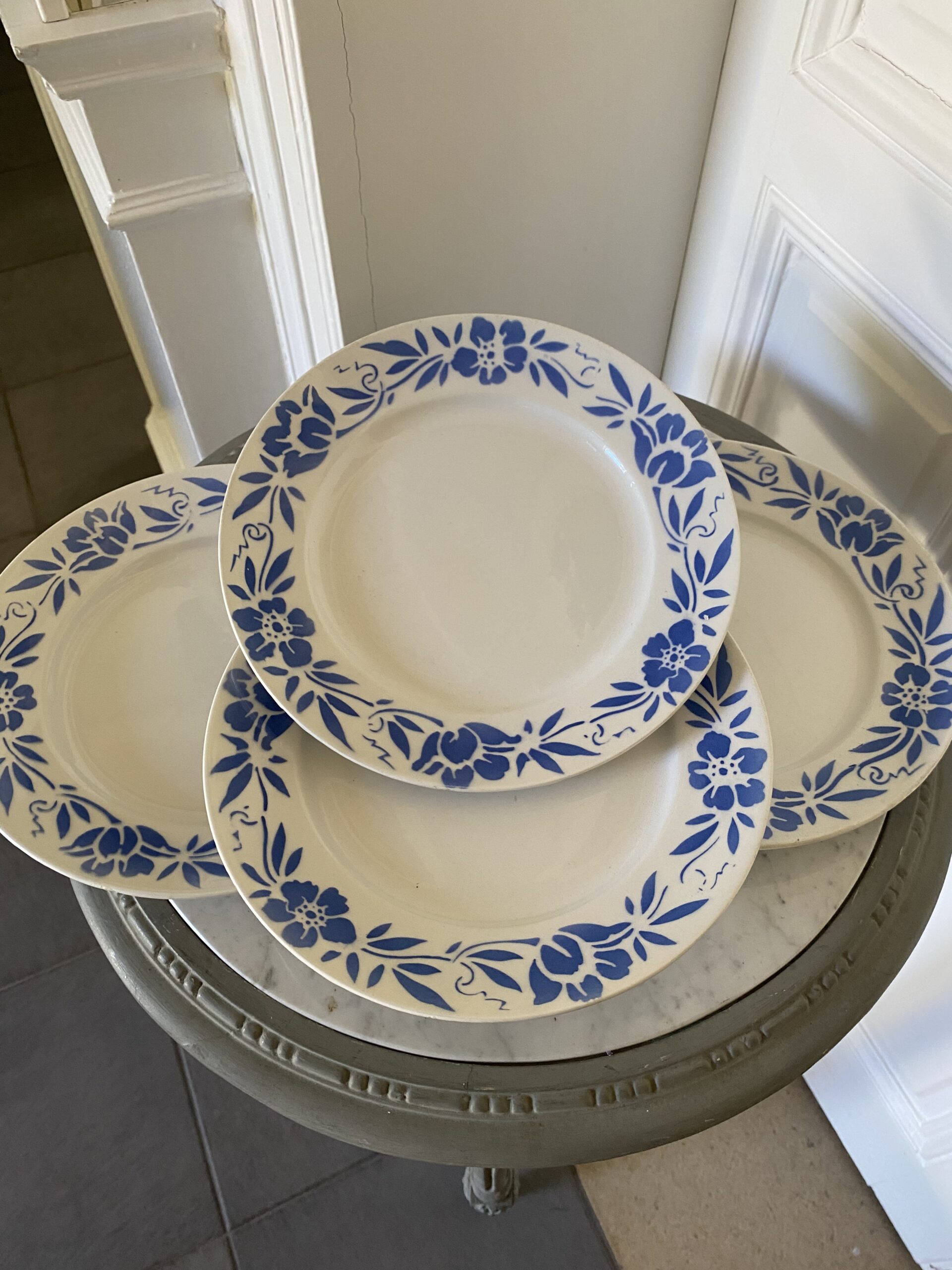 Assiette plate ancienne série André manufacture Moulin des Loups