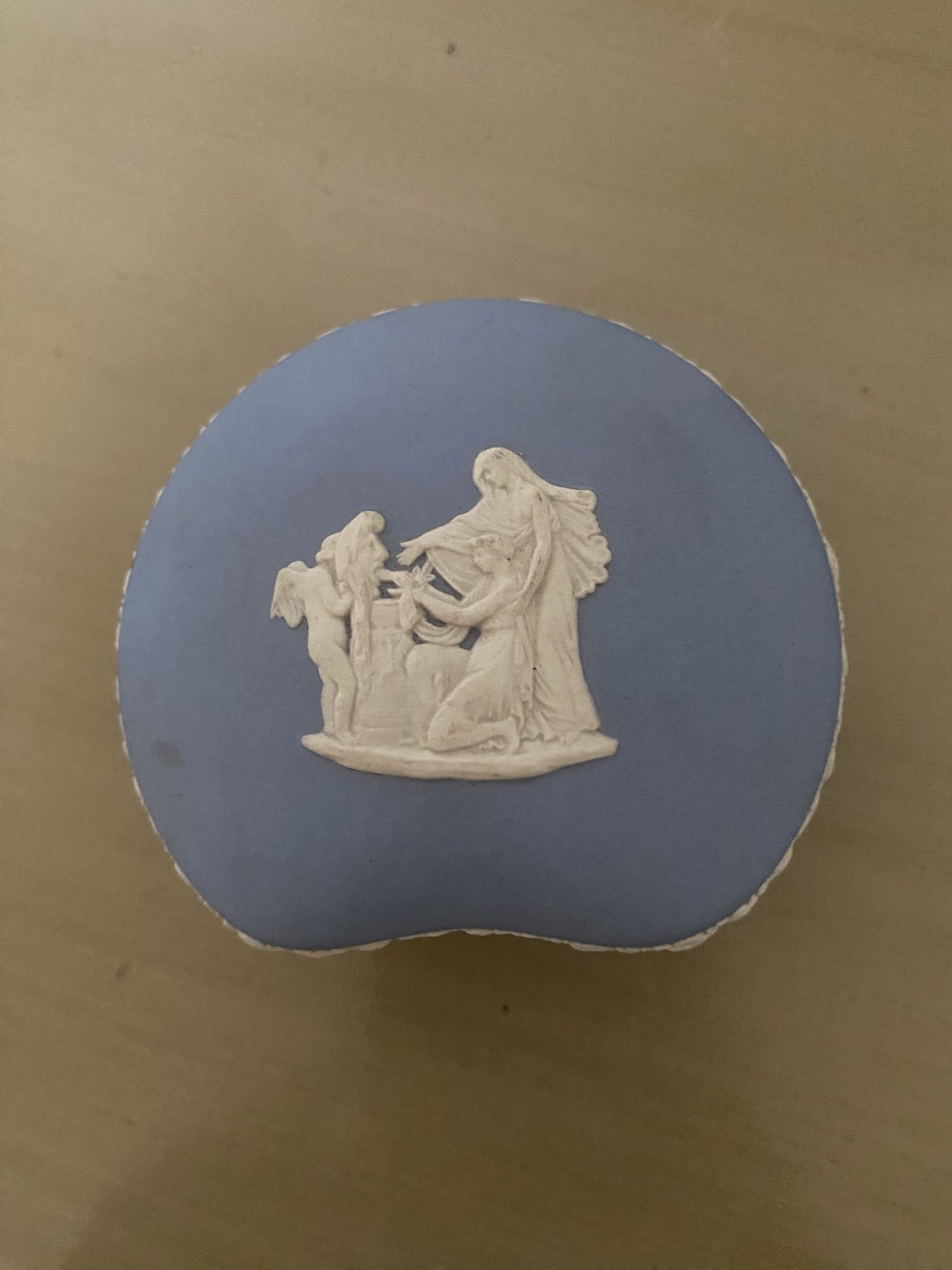 Boîte à bijoux porcelaine anglaise WEGDWOOD