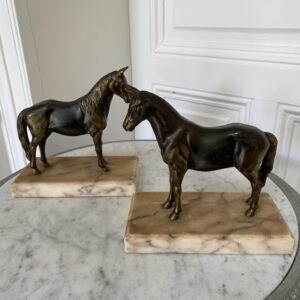 Serre-livres chevaux régule