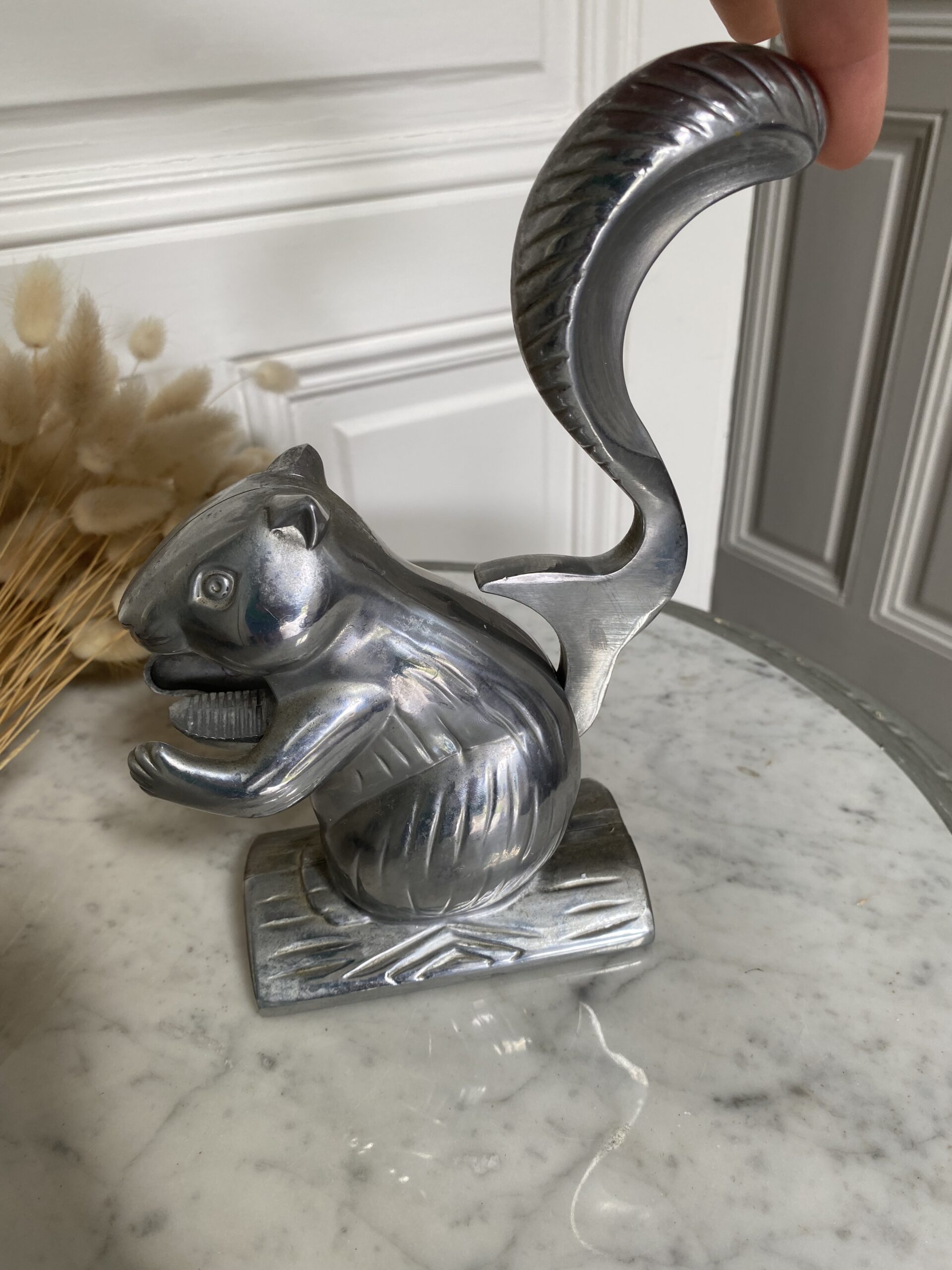 Casse noix/noisettes écureuil vintage métal