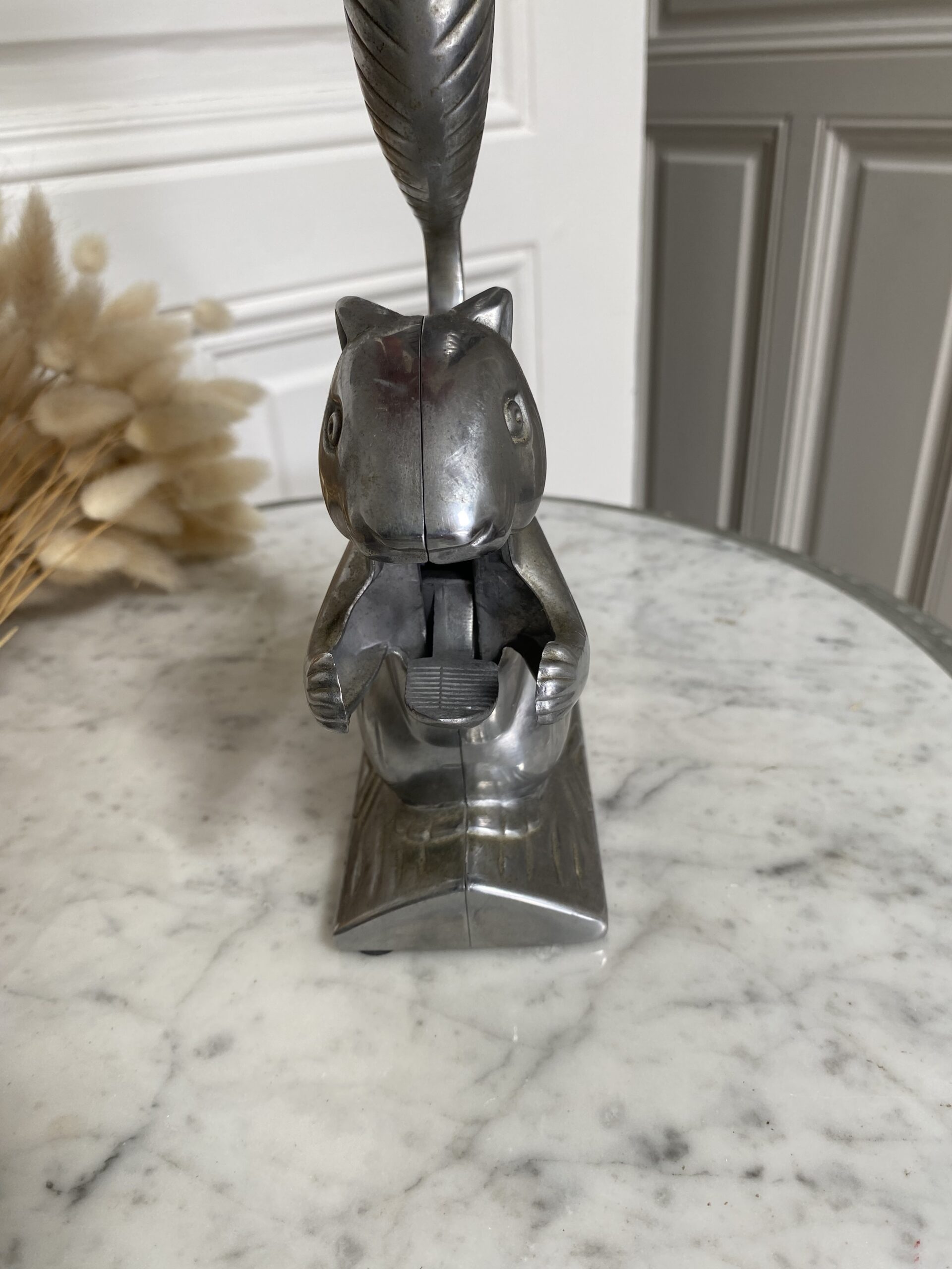 Casse noix/noisettes écureuil vintage métal