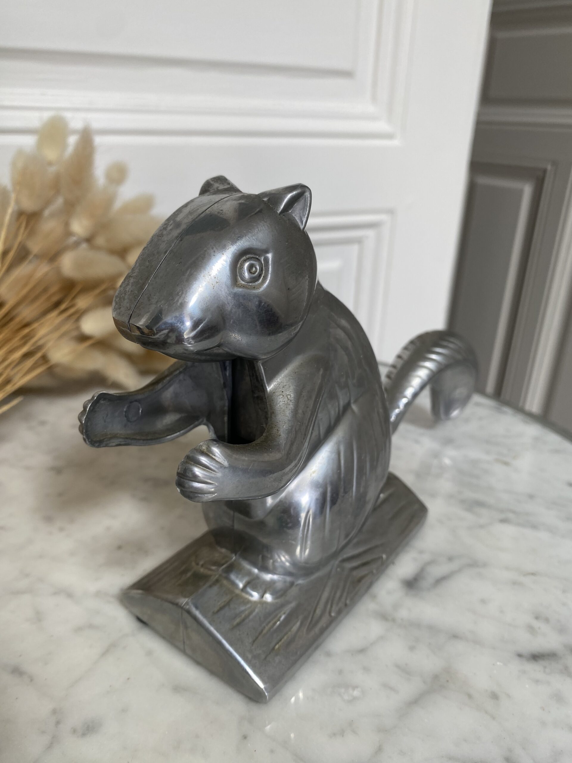 Casse noix/noisettes écureuil vintage métal